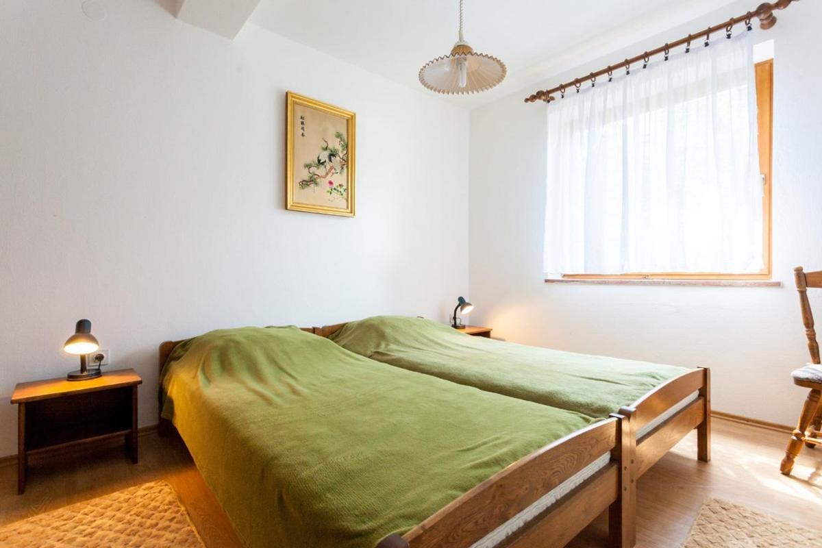 Apartments Magdalena Malinska Exterior photo